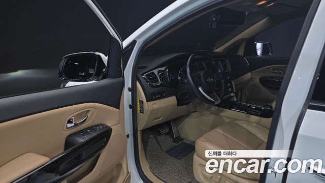 Kia Canival 2019 — photo 10
