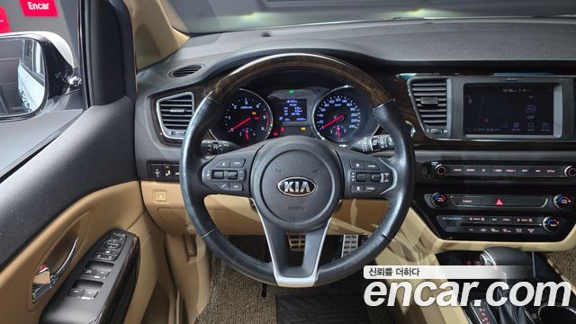 Kia Canival 2019 — photo 13
