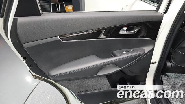 Kia Sorento 2018 — photo 15