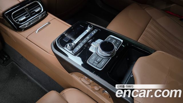 Genesis G90 2019 — photo 18