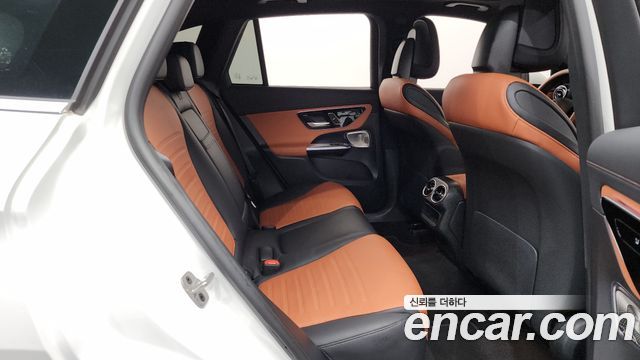 Mercedes-Benz GLC-Class 2025 — photo 11
