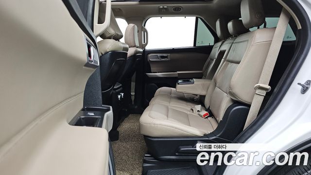Ford Explorer 2020 — photo 17