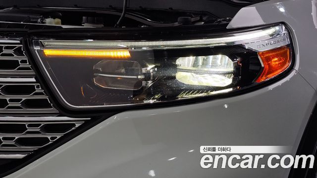 Ford Explorer 2020 — photo 8