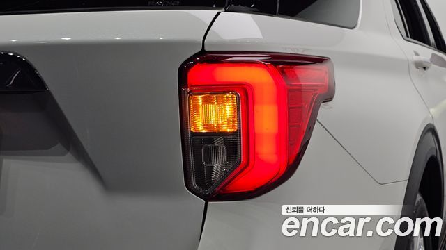Ford Explorer 2020 — photo 9