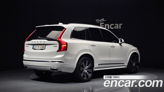 Volvo XC90 2021 — photo 2