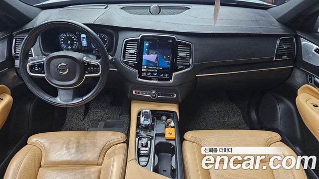 Volvo XC90 2021 — photo 10