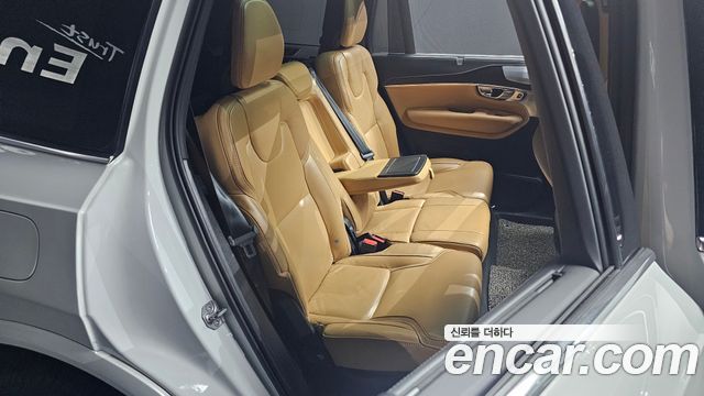 Volvo XC90 2021 — photo 17