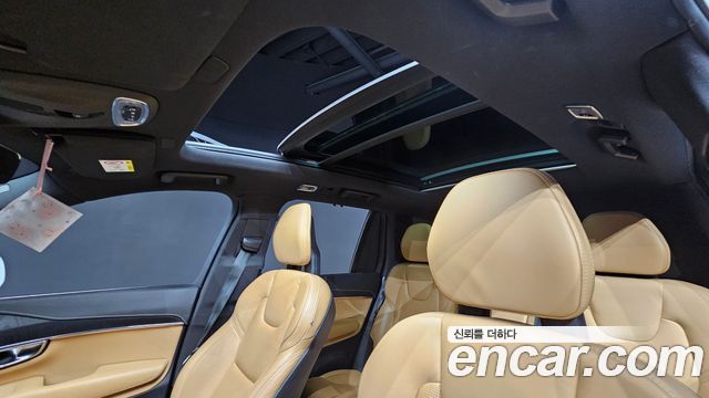 Volvo XC90 2021 — photo 25