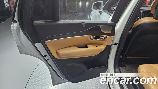 Volvo XC90 2021 — photo 15