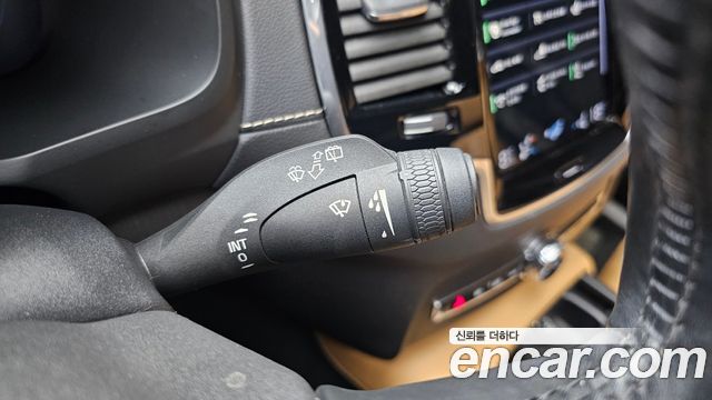 Volvo XC90 2021 — photo 30