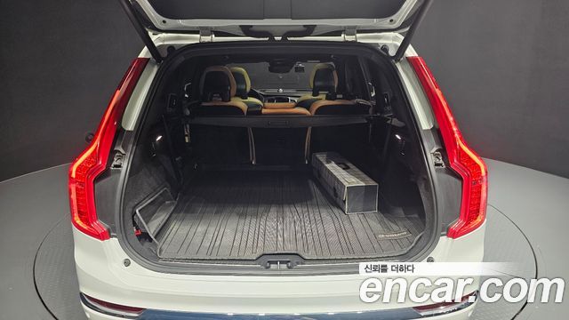 Volvo XC90 2021 — photo 41