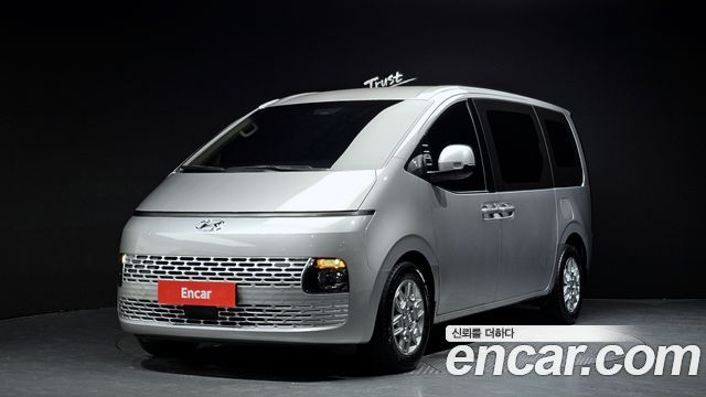 Hyundai Staria 2024 — photo 1