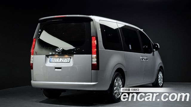 Hyundai Staria 2024 — photo 2