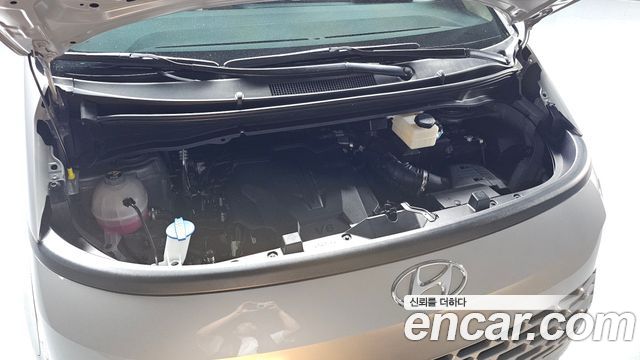 Hyundai Staria 2024 — photo 6