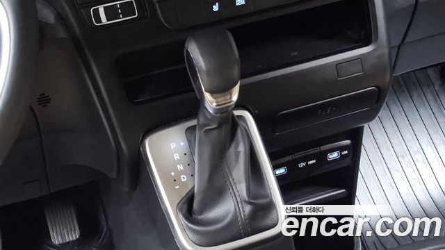 Hyundai Staria 2024 — photo 9