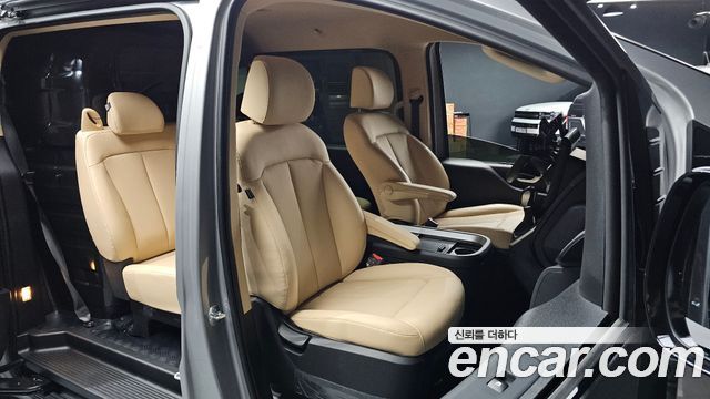 Hyundai Staria 2024 — photo 10