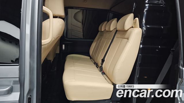 Hyundai Staria 2024 — photo 12