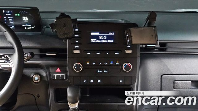 Hyundai Staria 2024 — photo 14