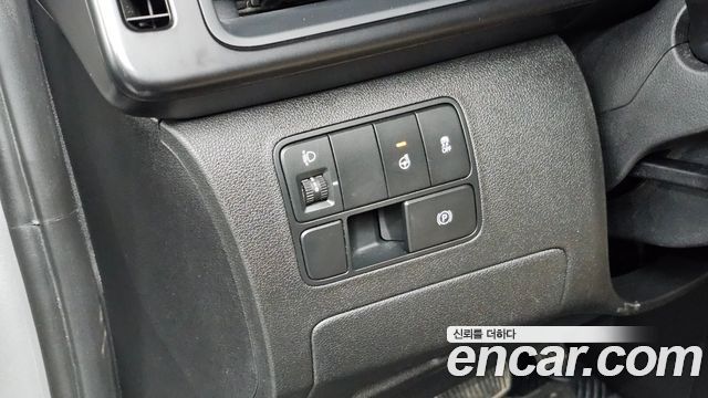 Hyundai Staria 2024 — photo 16