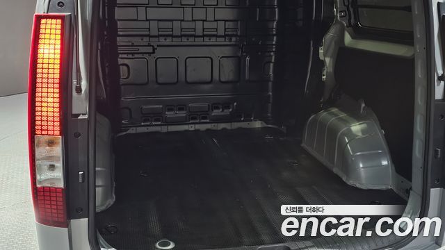Hyundai Staria 2024 — photo 18