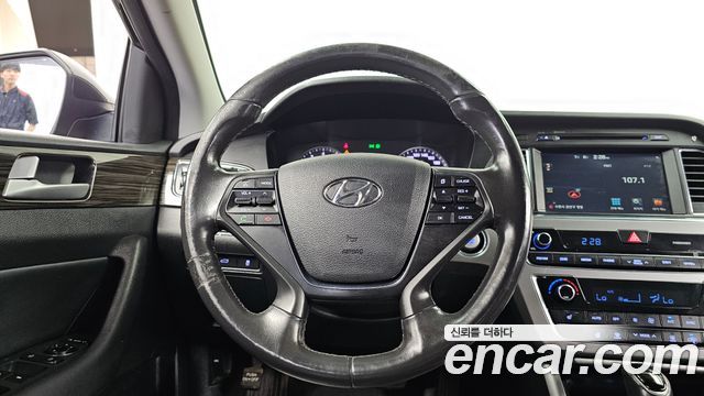 Hyundai Sonata 2015 — photo 13