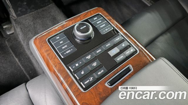 Hyundai Equus 2014 — photo 17