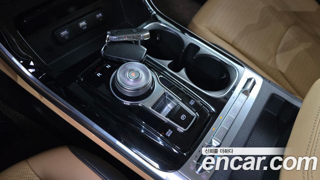 Kia Canival 2021 — photo 12
