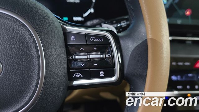 Kia Canival 2021 — photo 22