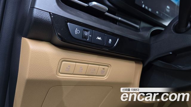 Kia Canival 2021 — photo 23