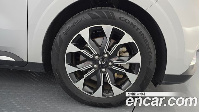 Kia Canival 2021 — photo 7