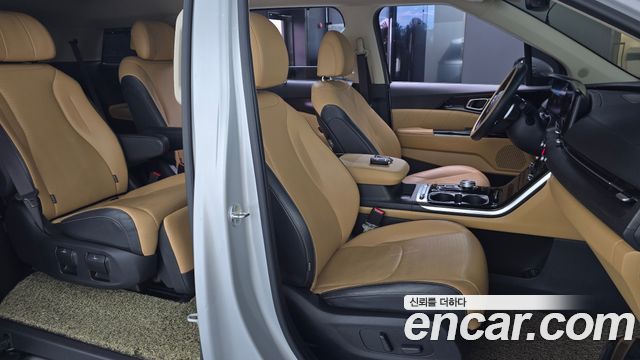 Kia Canival 2021 — photo 16