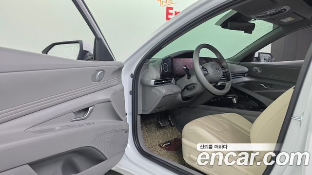 Hyundai AVANTE 2023 — photo 16