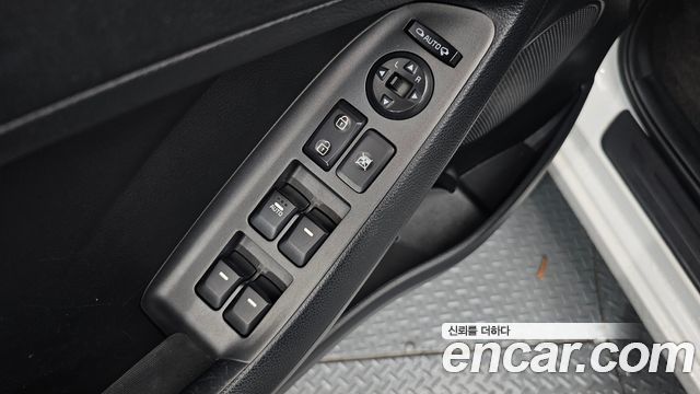 Kia K3 2014 — photo 13