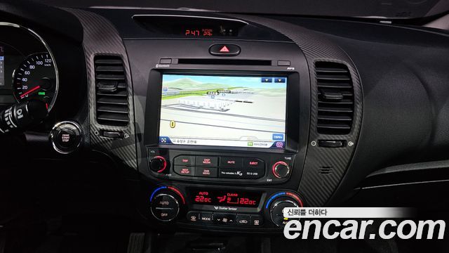 Kia K3 2014 — photo 17