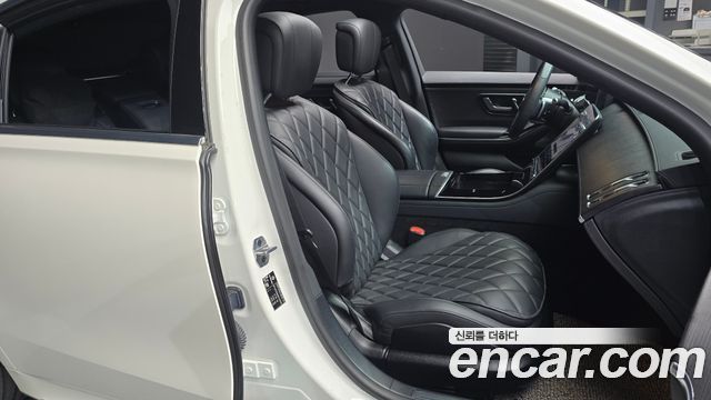 Mercedes-Benz S-Class 2022 — photo 11