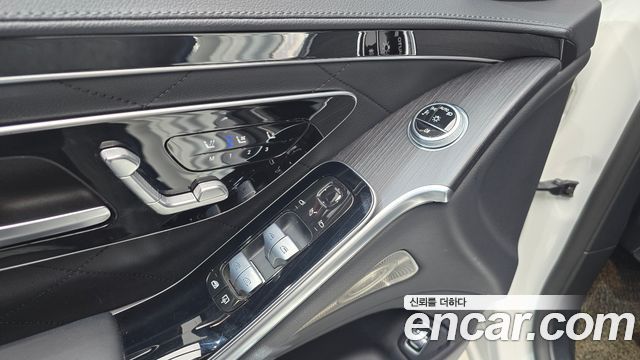Mercedes-Benz S-Class 2022 — photo 13