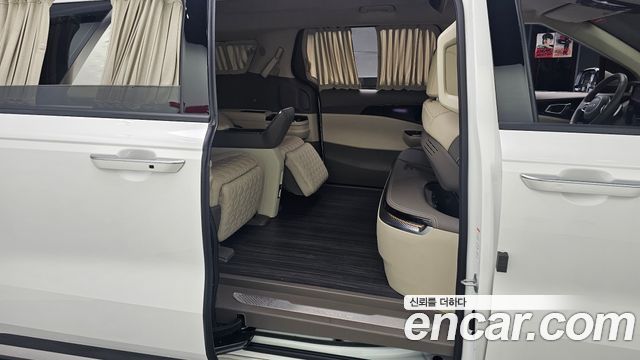 Kia Canival 2022 — photo 18
