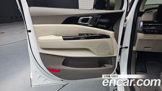 Kia Canival 2022 — photo 14