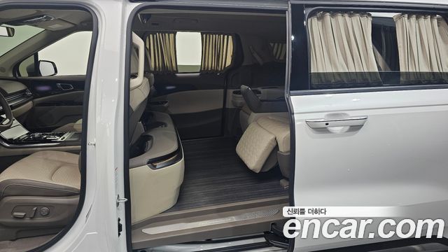 Kia Canival 2022 — photo 16