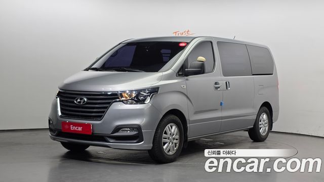 Hyundai Starex 2019 — photo 1