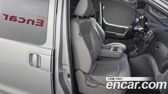 Hyundai Starex 2019 — photo 11