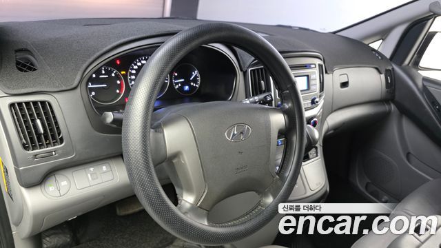 Hyundai Starex 2019 — photo 12