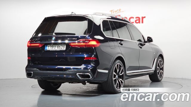 BMW X7 2021 — photo 2