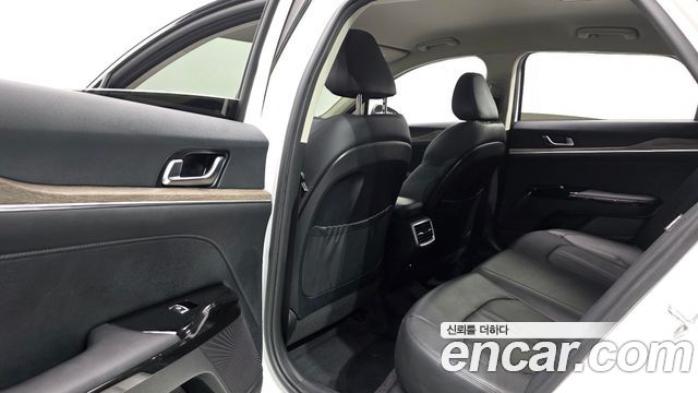 Kia K5 2022 — photo 17