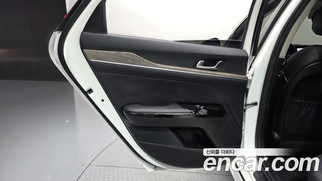 Kia K5 2022 — photo 15