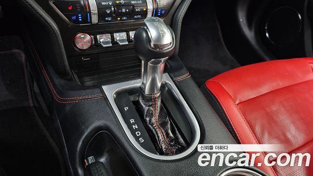Ford Mustang 2019 — photo 12