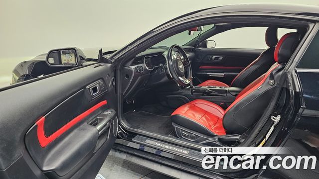 Ford Mustang 2019 — photo 13