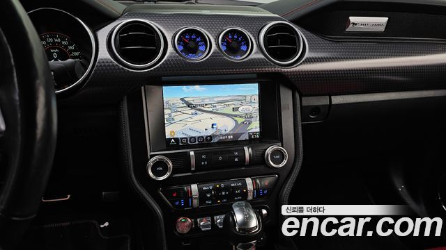 Ford Mustang 2019 — photo 20