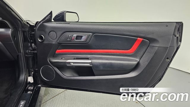 Ford Mustang 2019 — photo 15