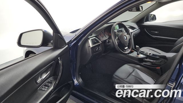 BMW 3-Series 2016 — photo 10